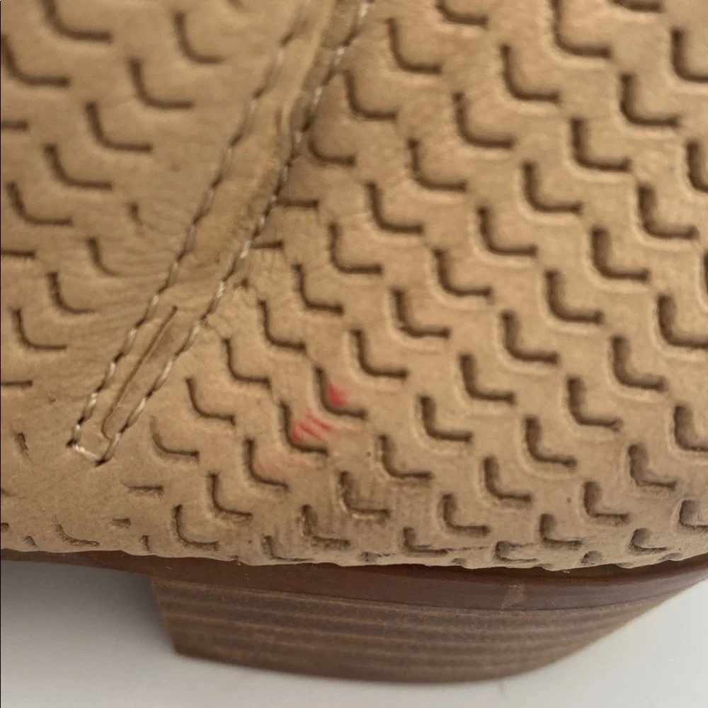 Lucky Brand Women's Tan Ankle Booties women 5.5M leather casual festival office